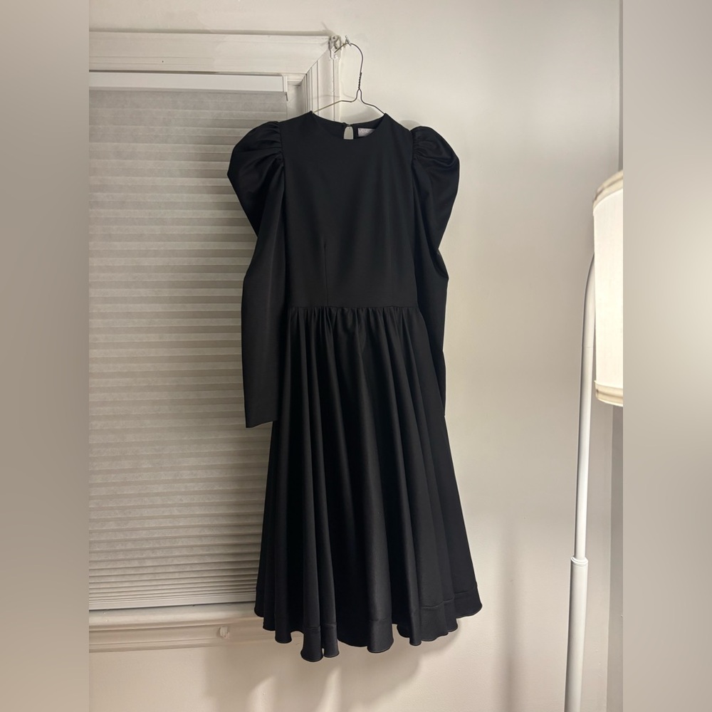 Chic Black Long Sleeve Dress with Puff Shoulders
